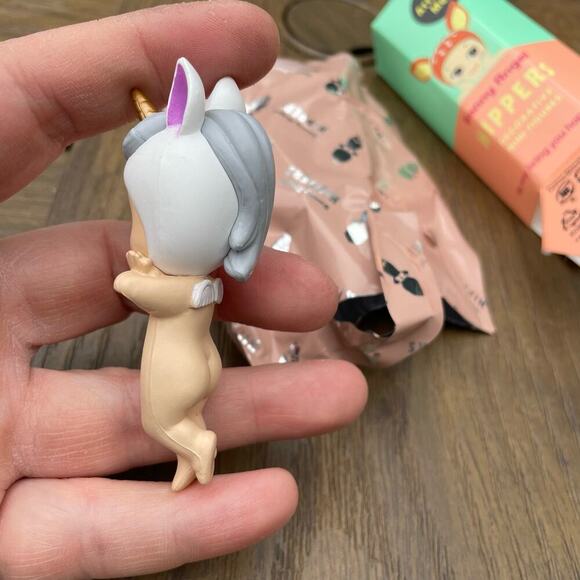 Sonny Angel Hippers Unicorn mini figure collectable attach me animal series - Picture 4 of 9